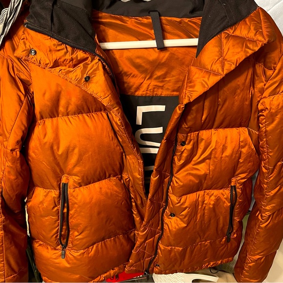 Copper coloured lululemon jacket size 4 - Picture 2 of 2